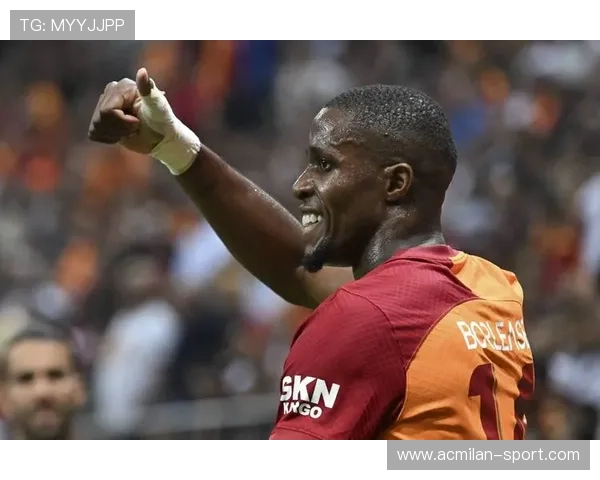 加拉塔萨雷禁区斩获，伊卡尔迪轻松推射：点亮夜空的进攻之美